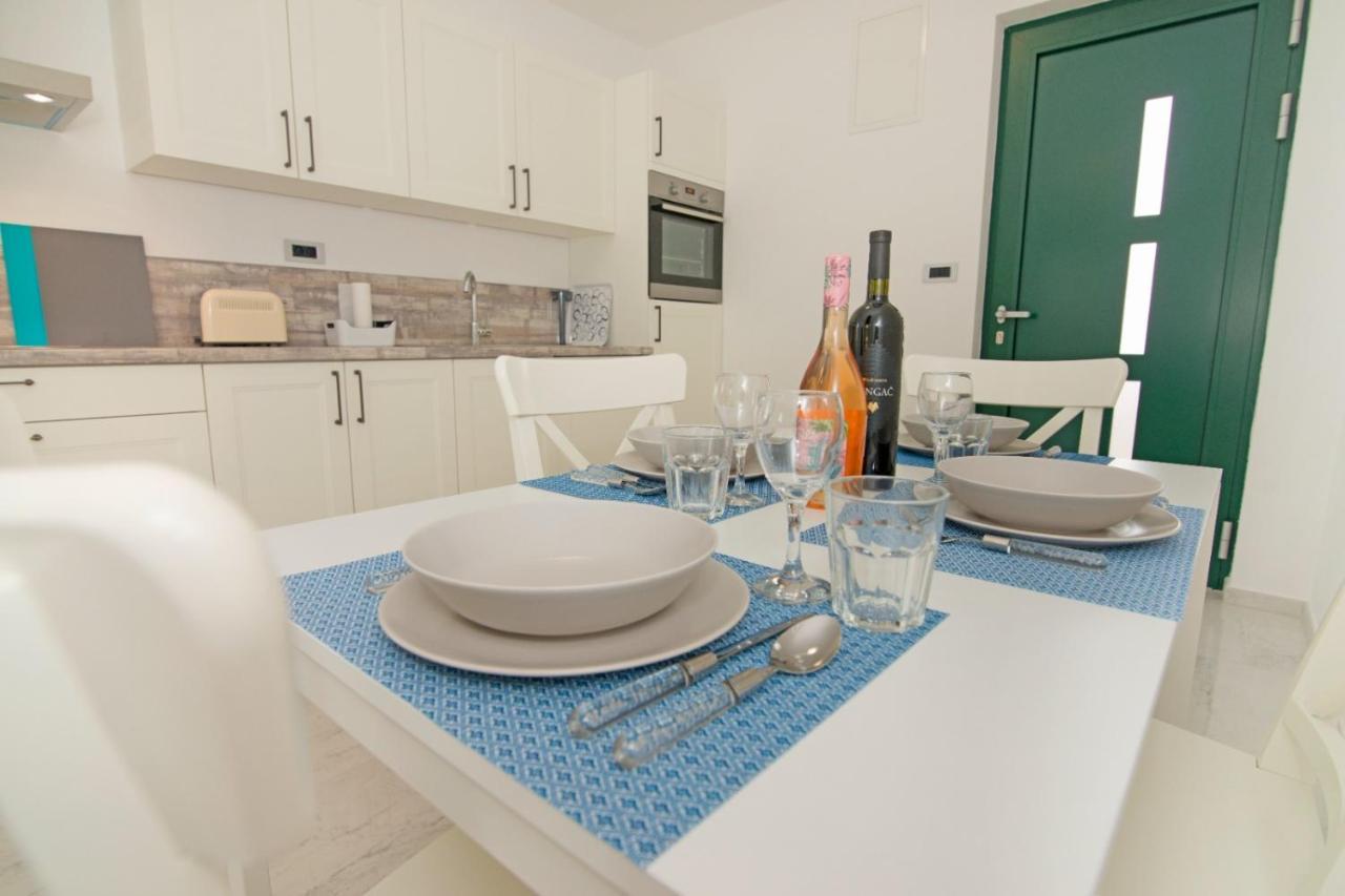 Ventus Apartment Srima Luaran gambar