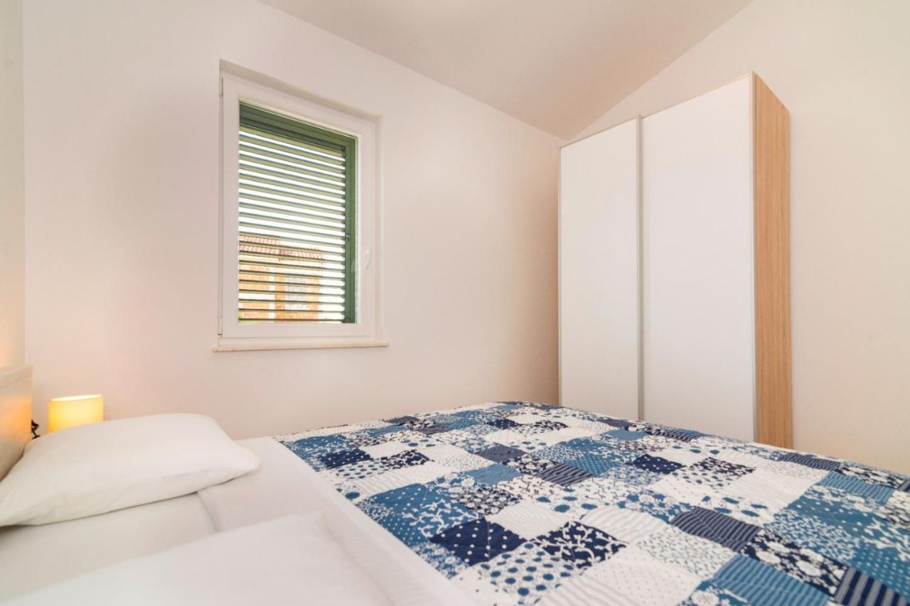 Ventus Apartment Srima Luaran gambar