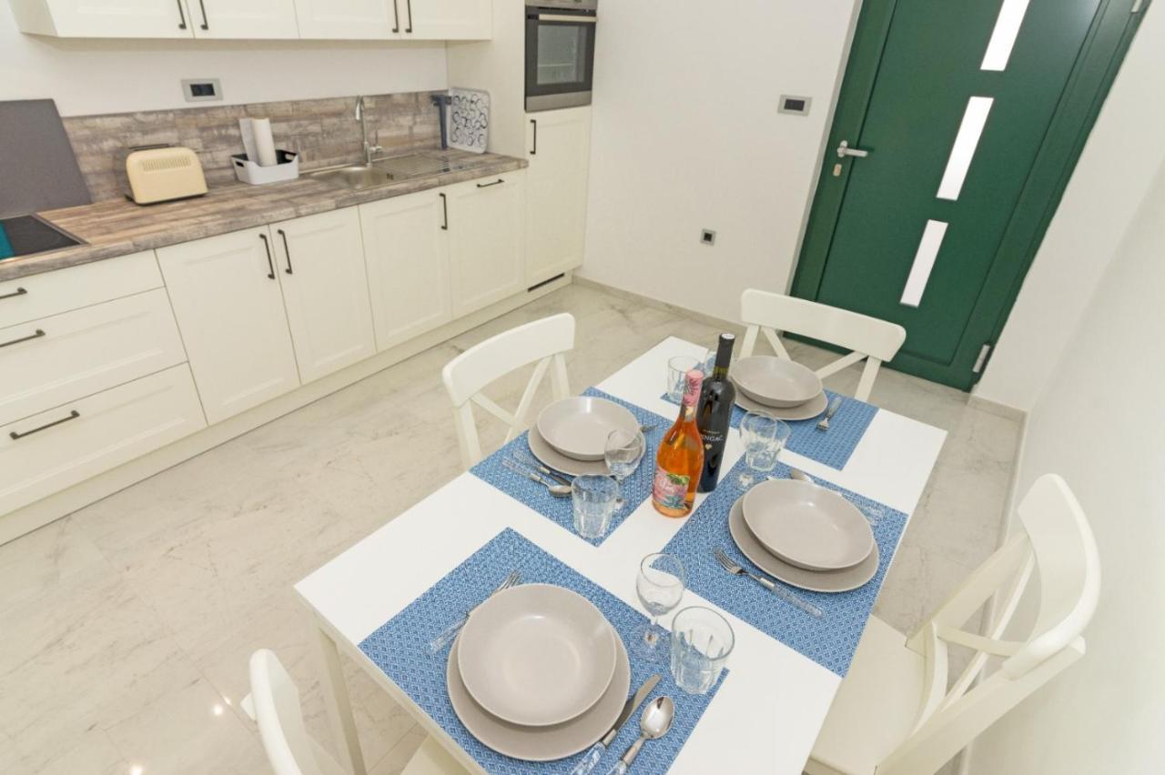 Ventus Apartment Srima Luaran gambar