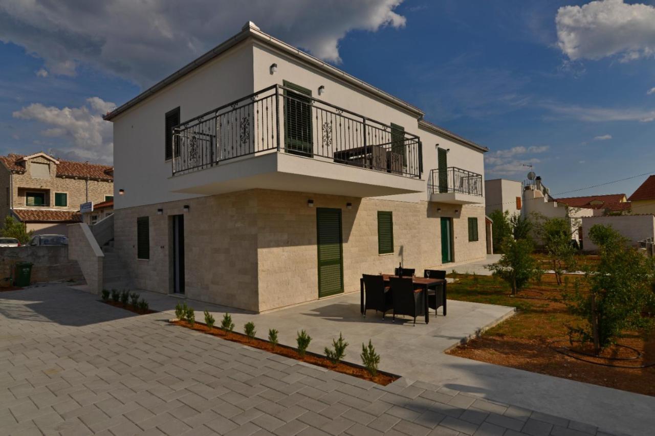 Ventus Apartment Srima Luaran gambar